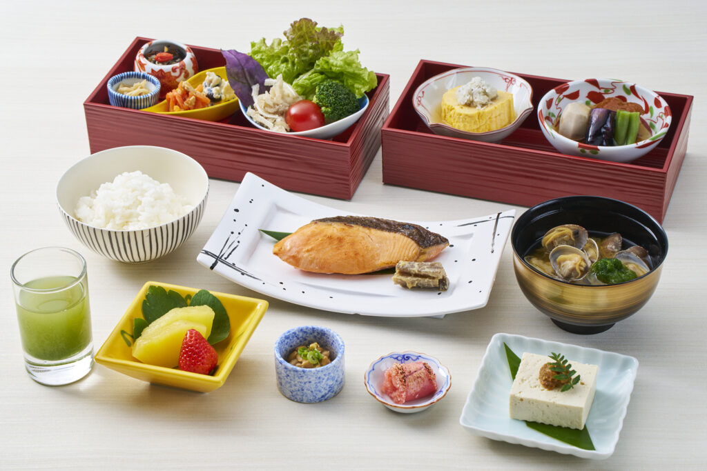 彩の和朝食が朱の箱膳で新登場 「ルネッサンス リゾート オキナワ」で味わう極上の朝時間 2 sub1 9