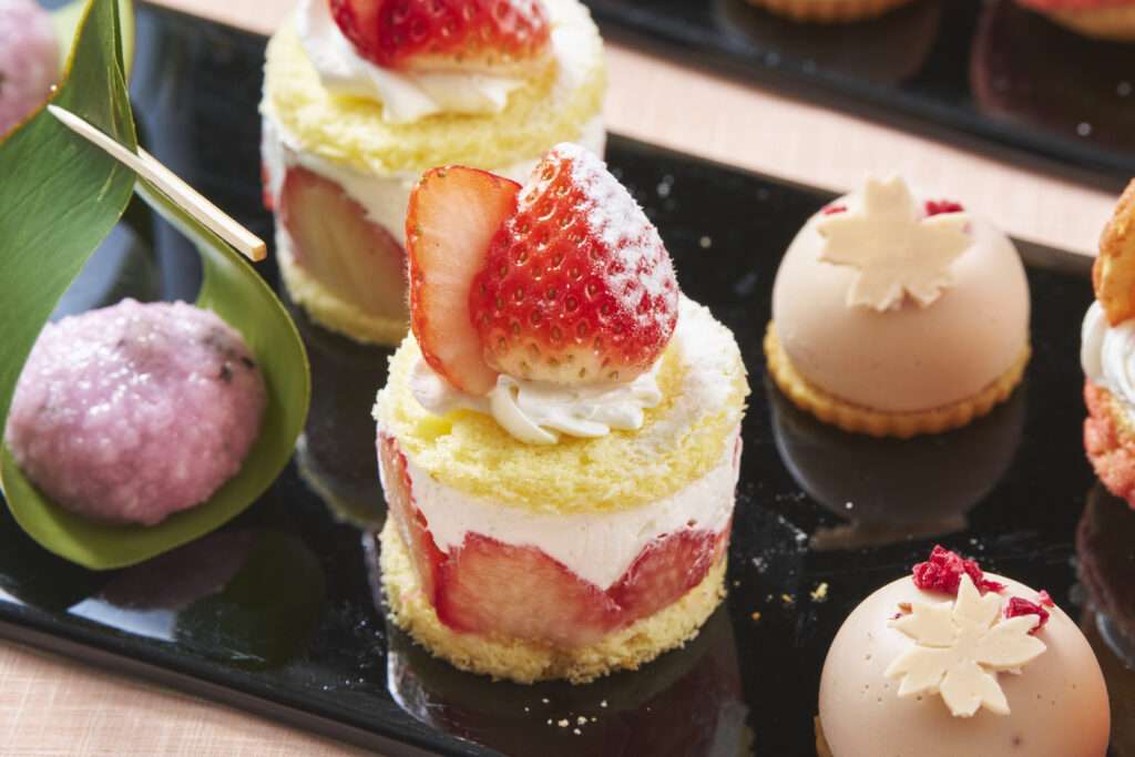 ヒルトン沖縄北谷リゾートで桜といちごのアフタヌーンティー開催 2 sub1 63