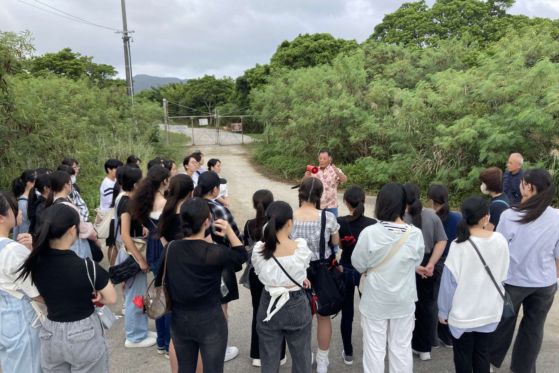 宜野座村観光協会が入居する道の駅「ぎのざ」観光拠点施設