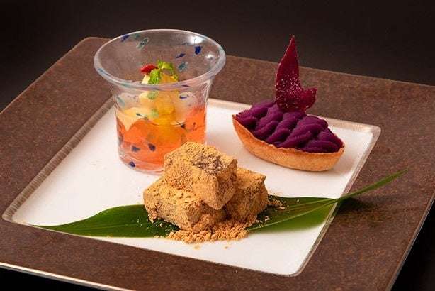 ココ ガーデンリゾート オキナワ、ひとり旅プラン販売 シングル料金半額に 4 うるま市の夜景を一望できる高台のロケーション