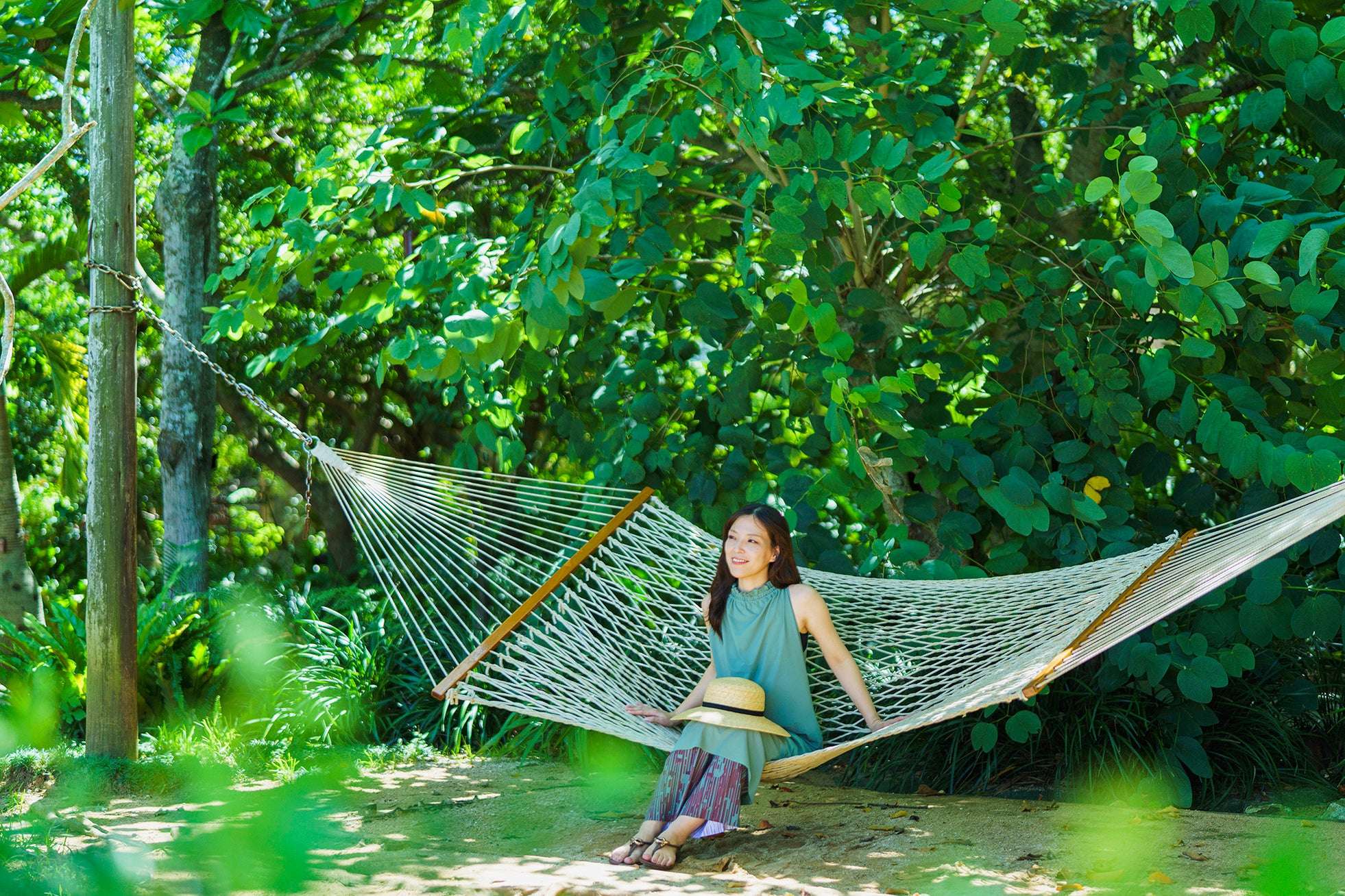 =静かな時間が流れるガーデンプールイメージ